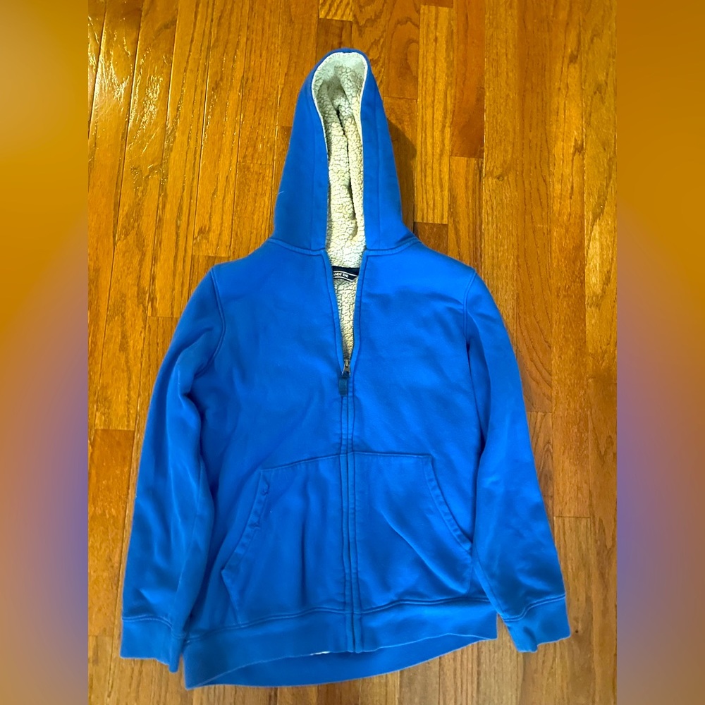 Comfortable, warm, and versatile sweatshirt with a gorgeous deep-blue color. - Picture 2 of 2